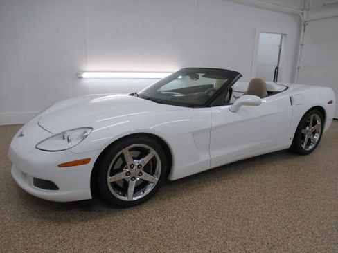 Used 2006 Chevrolet Corvette Convertible w/ Preferred Equipment Group RWD image 27
