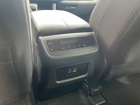 Used 2025 Nissan Pathfinder SV image 24