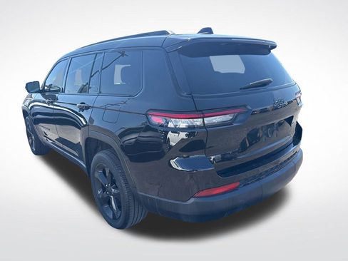 Used 2023 Jeep Grand Cherokee L Laredo image 3