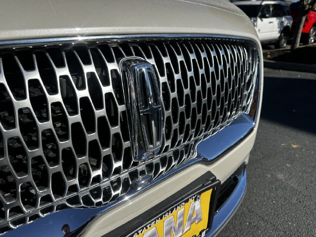 Certified 2023 Lincoln Nautilus Reserve w/ Equipment Group 201A AWD/4WD image 10