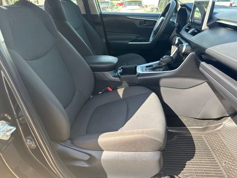 Used 2025 Toyota RAV4 LE AWD/4WD image 13