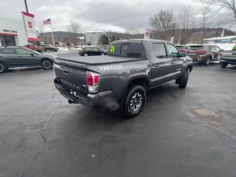 Certified 2021 Toyota Tacoma TRD Off-Road image 8