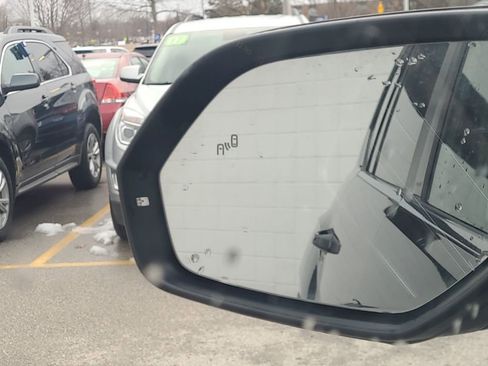 Used 2025 Volkswagen Atlas SE image 24