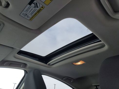 Used 2018 Honda HR-V EX image 28