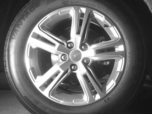 Used 2024 GMC Terrain SLE FWD image 15