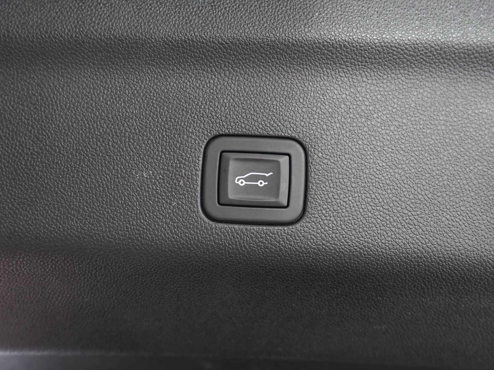 Used 2025 GMC Yukon Denali w/ Sun & Power Step Package AWD/4WD image 11