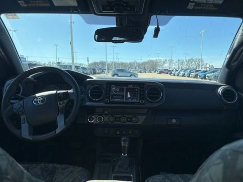 Used 2020 Toyota Tacoma TRD Off-Road image 20