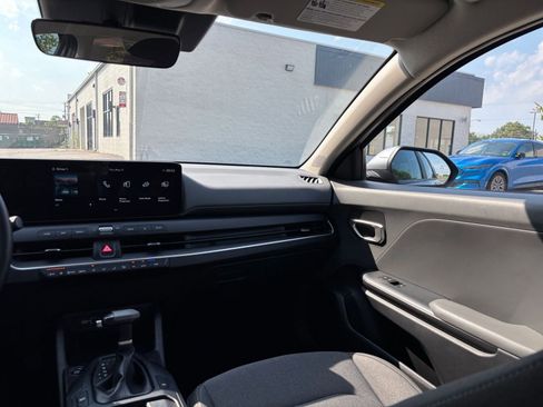 Used 2025 Kia K4 FWD image 35