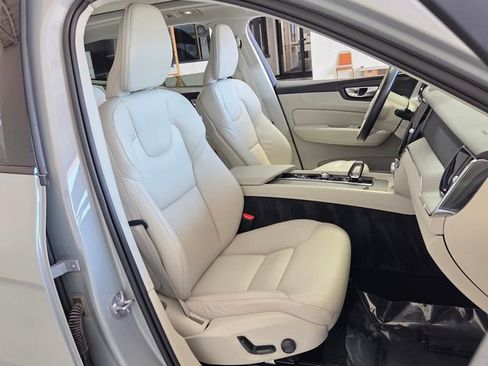 Certified 2024 Volvo XC60 B5 Plus w/ Protection Package Premier AWD/4WD image 24