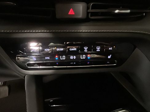 Used 2023 Buick Envision Essence AWD/4WD image 24