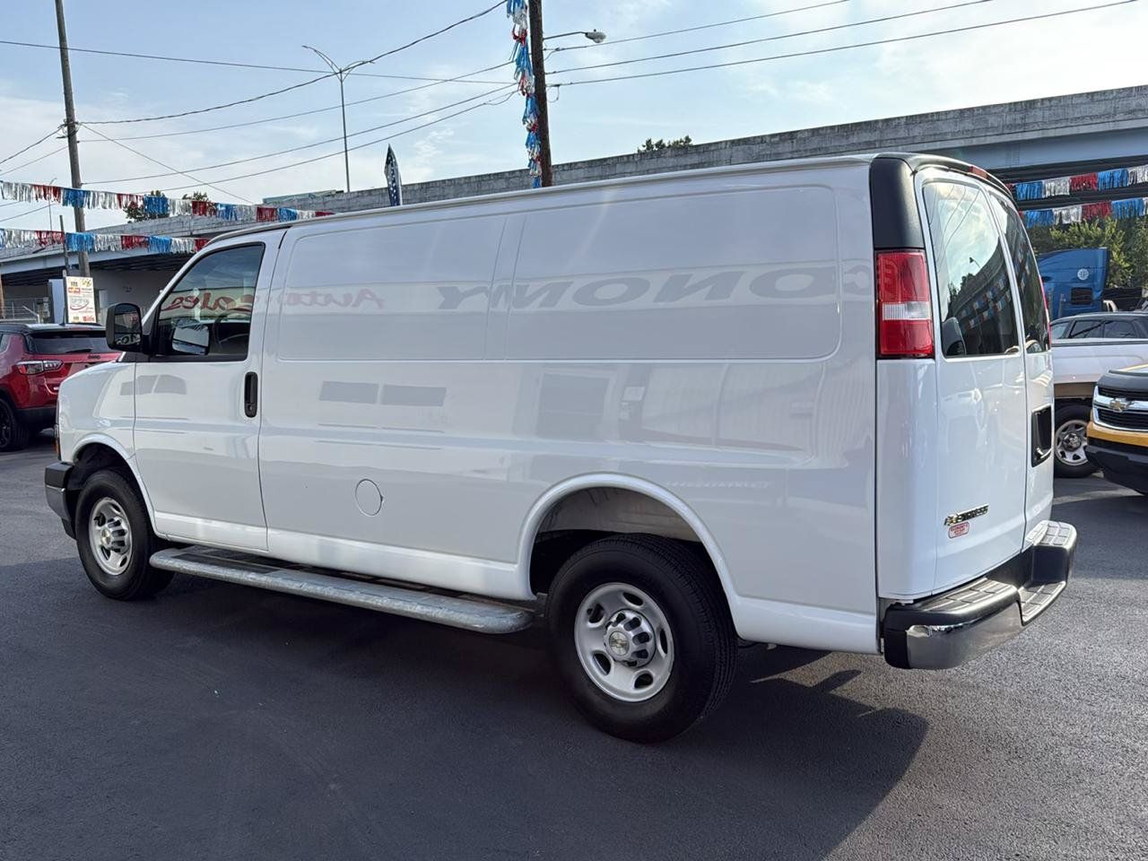 Used 2025 Chevrolet Express 2500 w/ Driver Convenience Package RWD image 6