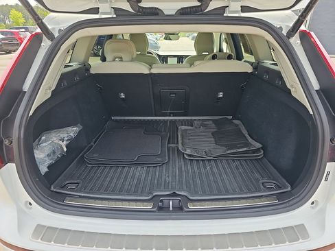 Used 2025 Volvo V60 B5 Cross Country Plus AWD/4WD image 16