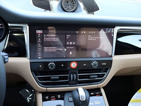 New 2026 Porsche Macan image 23