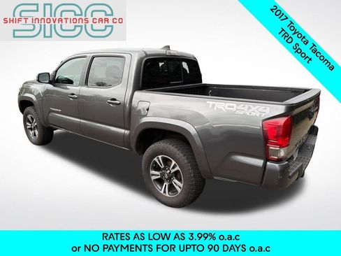 Used 2017 Toyota Tacoma TRD Sport AWD/4WD image 4