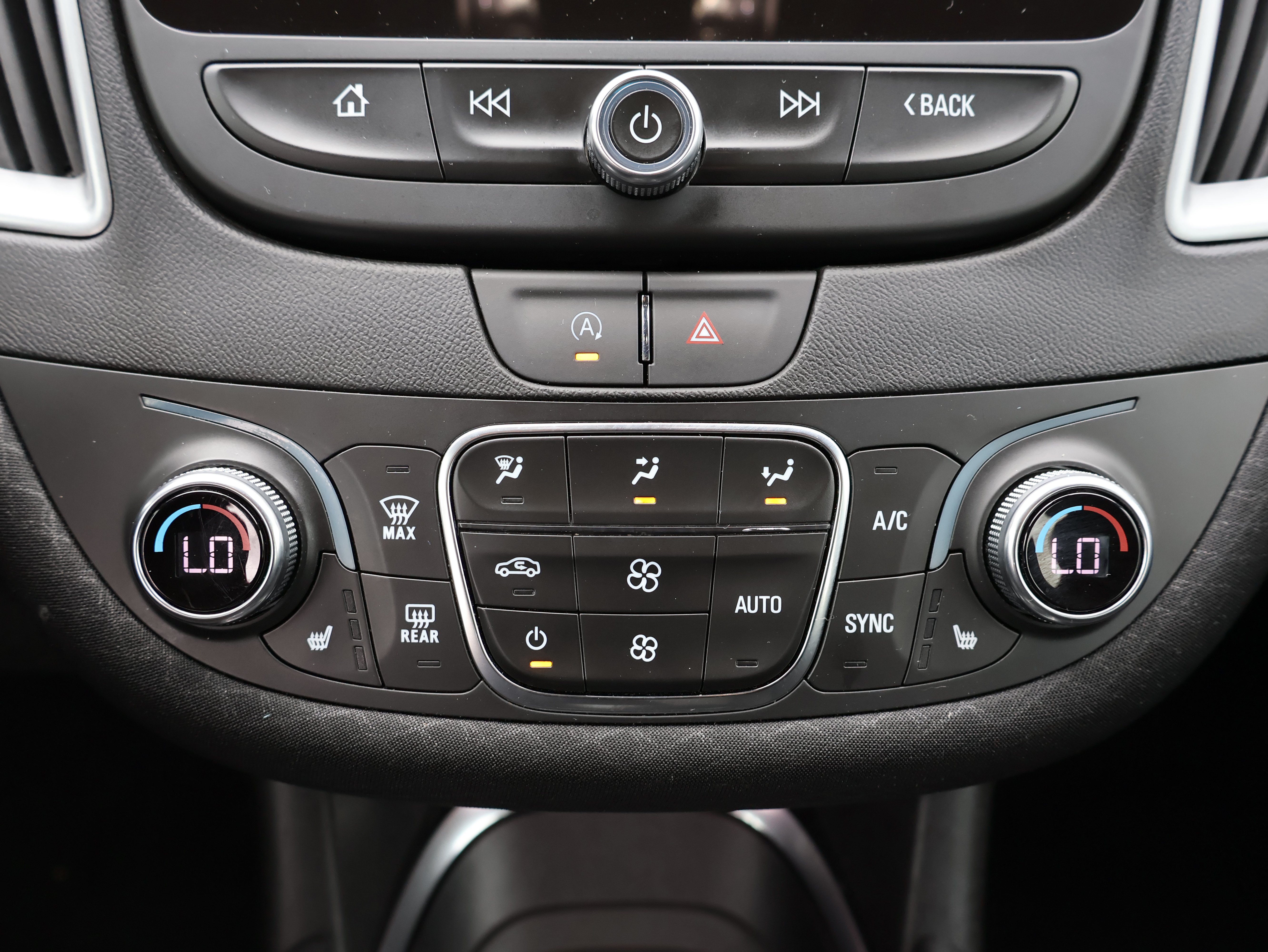 Used 2025 Chevrolet Malibu LT FWD image 19