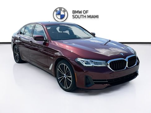 Certified 2023 BMW 530e w/ Premium Package RWD image 1