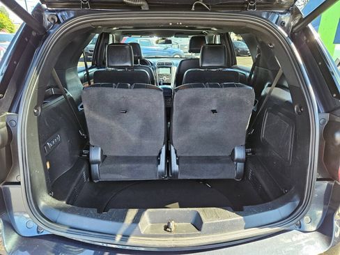 Used 2017 Ford Explorer Platinum AWD/4WD image 11