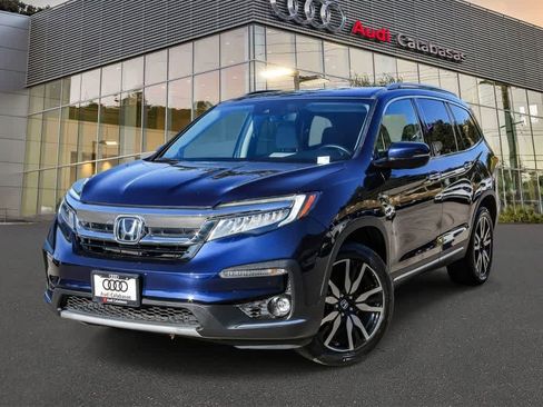 Used 2019 Honda Pilot Touring image 1