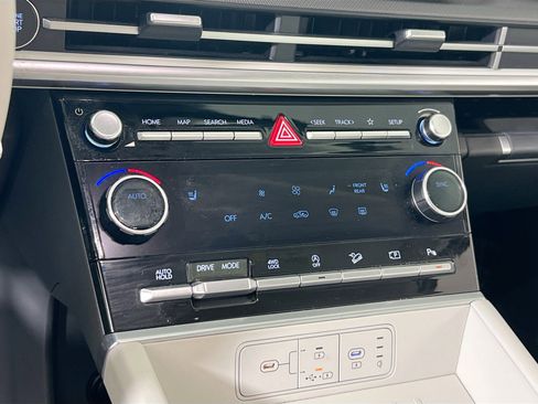 Used 2024 Hyundai Santa Fe SEL image 15