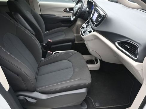 Used 2023 Chrysler Voyager LX FWD image 35