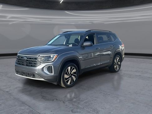 Used 2024 Volkswagen Atlas SE AWD/4WD image 3