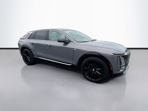 New 2025 Cadillac Lyriq Luxury image 3