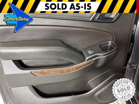 Used 2017 Chevrolet Suburban LT w/ Luxury Package RWD image 34