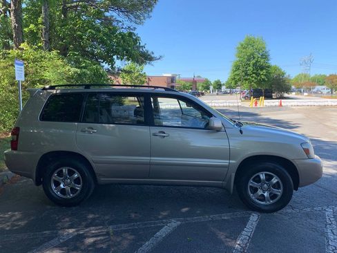 Used 2006 Toyota Highlander 2WD V6 image 3