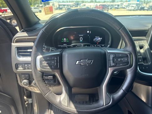 Used 2022 Chevrolet Tahoe Z71 w/ Luxury Package AWD/4WD image 15