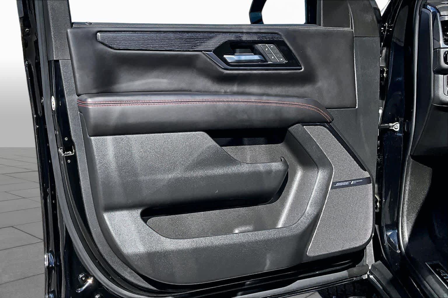 Used 2025 GMC Yukon AT4 Ultimate w/ LPO, Floor Liner Package AWD/4WD image 42