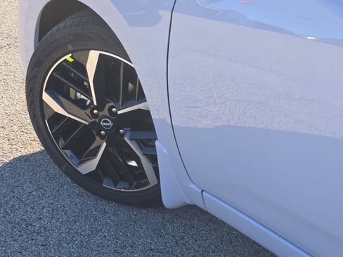 Used 2025 Nissan Versa SR w/ Trunk Package image 17