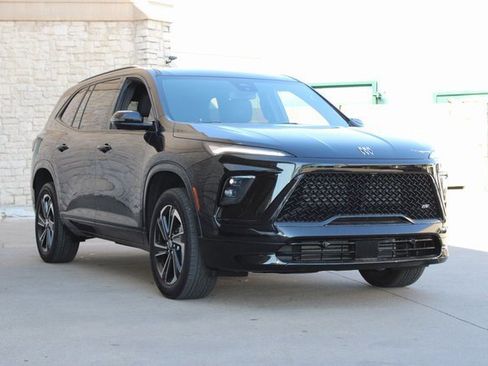 Used 2025 Buick Enclave Sport Touring image 2