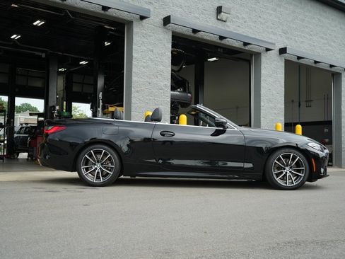 Used 2024 BMW 430i Convertible w/ Convenience Package image 8