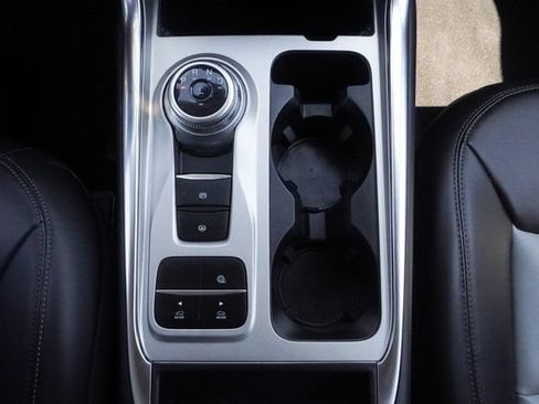 Used 2023 Ford Explorer XLT w/ Equipment Group 202A RWD image 19