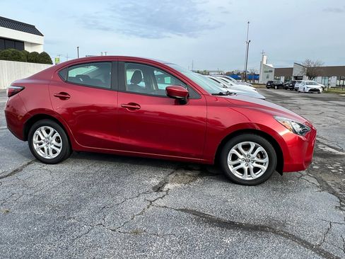 Used 2018 Toyota Yaris iA image 8