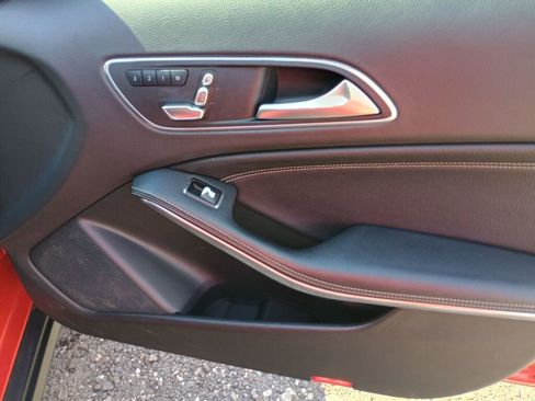 Used 2018 Mercedes-Benz GLA 250 4MATIC image 23