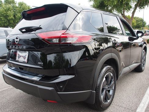 Used 2026 Nissan Rogue SV AWD/4WD image 7