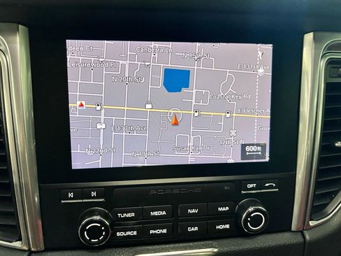 Used 2017 Porsche Macan S image 27