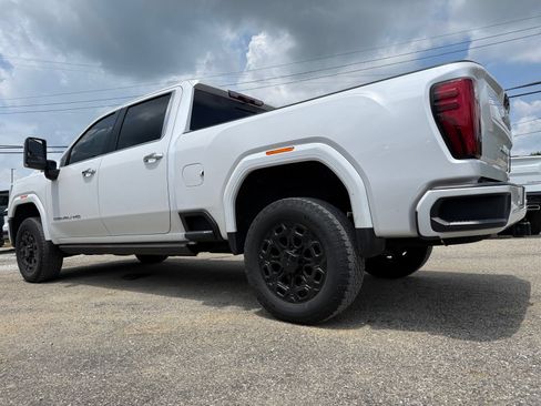 Used 2024 GMC Sierra 3500 Denali Ultimate AWD/4WD image 4