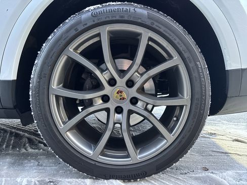 Certified 2019 Porsche Cayenne image 27