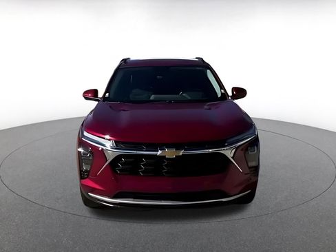 Used 2025 Chevrolet Trax LT image 16