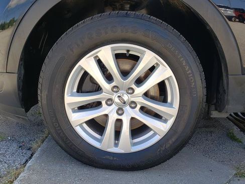 Used 2019 Ford Explorer XLT w/ Equipment Group 202A AWD/4WD image 27