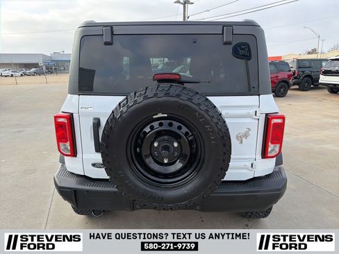 Used 2022 Ford Bronco Black Diamond image 5