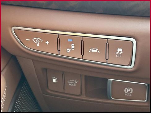 Used 2022 Genesis G90 3.3T Premium image 34