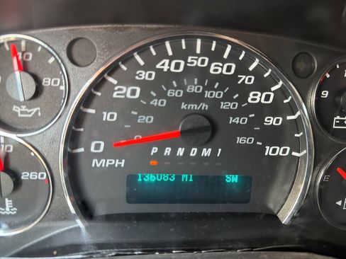 Used 2017 GMC Savana 2500 RWD image 33