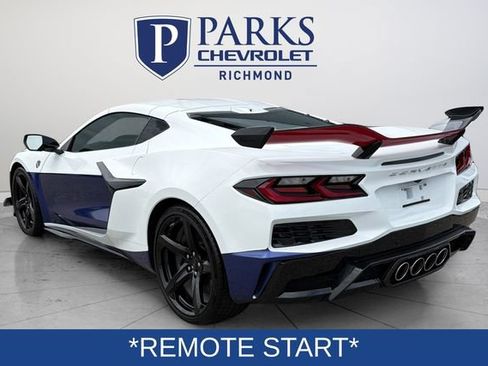 Used 2023 Chevrolet Corvette Z06 w/ Z07 Performance Package RWD image 6