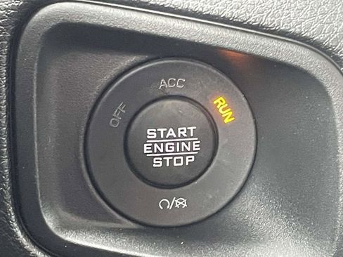 New 2026 Jeep Gladiator Sport AWD/4WD image 33