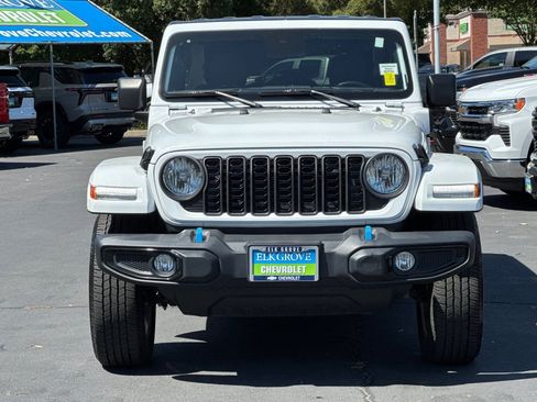 Used 2024 Jeep Wrangler Unlimited AWD/4WD image 8