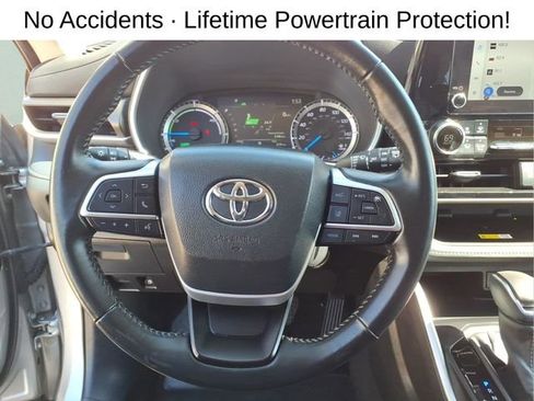Used 2023 Toyota Highlander XLE AWD/4WD image 15