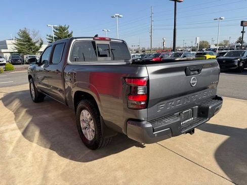 Used 2022 Nissan Frontier SV w/ Technology Package image 6
